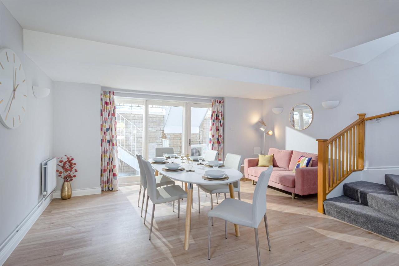 3 Bedroom Jesus Green Townhouse With Parking CBG Екстериор снимка